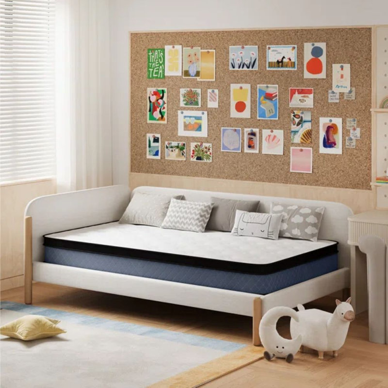 Grand matelas hybride à ressorts ensachés moyen en mousse à mémoire de forme 14 po Larksville, Grand lit
