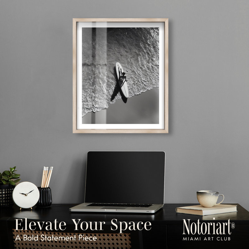 «Waiting for Waves I Shadowbox Print», art mural par Notoriart, cadre en chêne naturel, 20 x 24, 25"H x 21"W