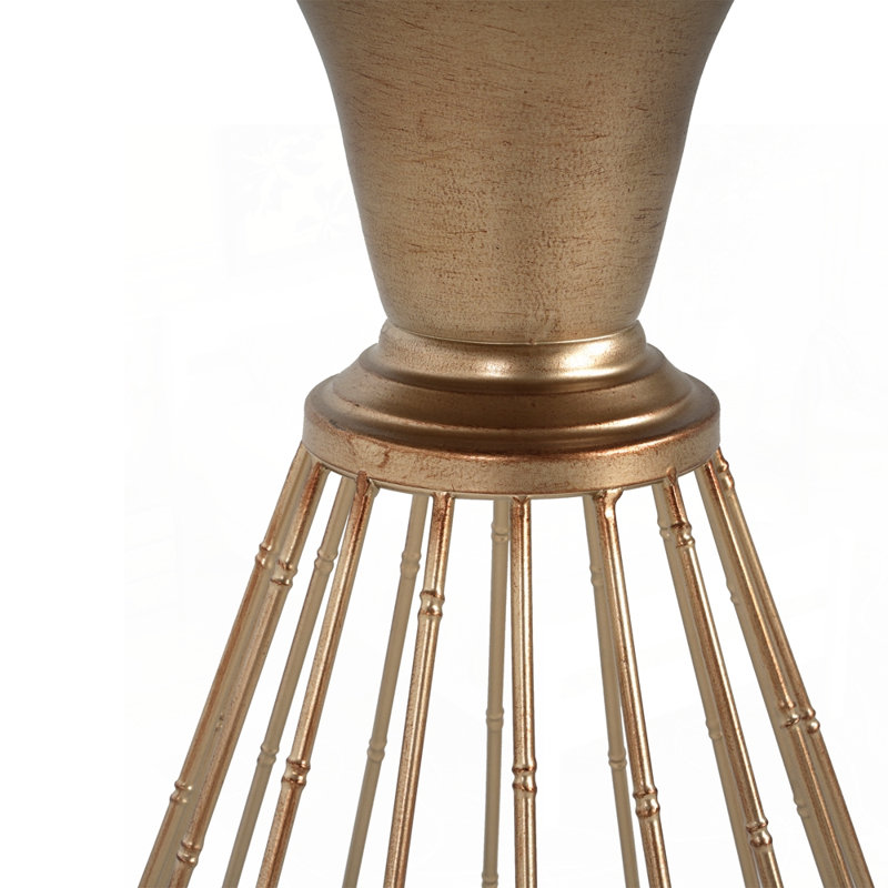 Table d'appoint charmante en pin rétro pour espaces élégants