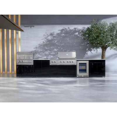 Ensemble de 5 armoires d'extérieur en aluminium noir avec bar, gril, évier, gril au propane liquide 36 po et plateau blanc Dekton 32 po