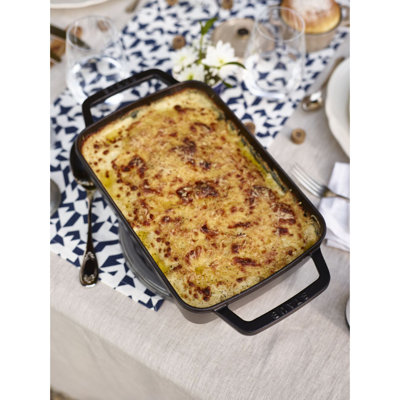 Plat à rôtir en fonte 12 po x 8 po Staub