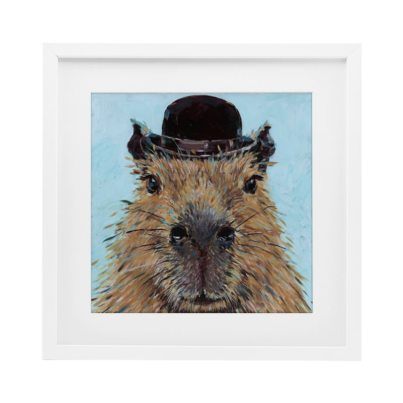 Gros plan Capybara avec chapeau, reproduction sous verre, design par Studio Bautista, H 13 po x l 13 po, Cadre blanc côtier