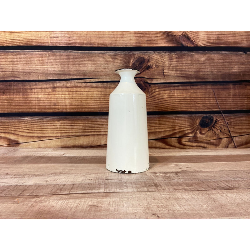 Hajerah Metal Table Vase