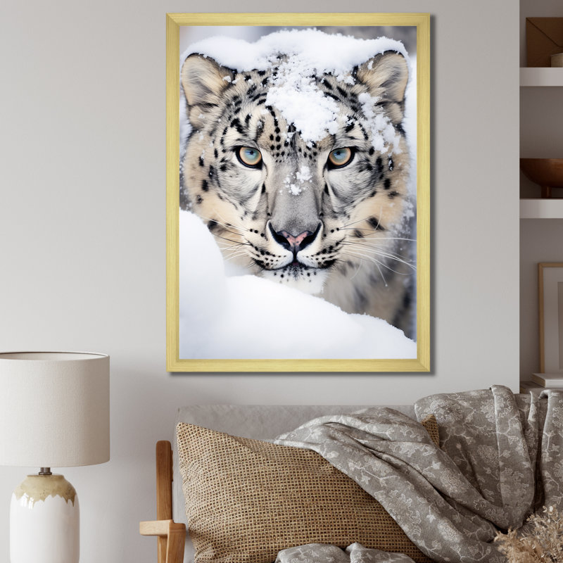 Tigre blanc en hiver I - impression, Encadrement doré, H 32 po x l 24 po x P 1 po
