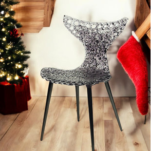 Innovative Luxury Accent Chair – Modern Designer Seating with Light-Reflecting Elegance