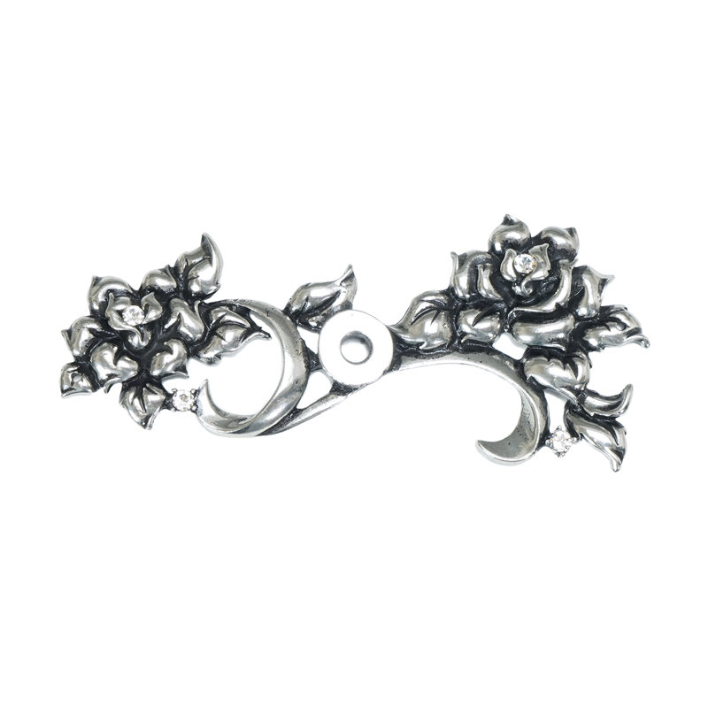 Poignée rose 4 po In The Garden In The Garden décorée de cristaux Swarovski au fini calice, Argent argent