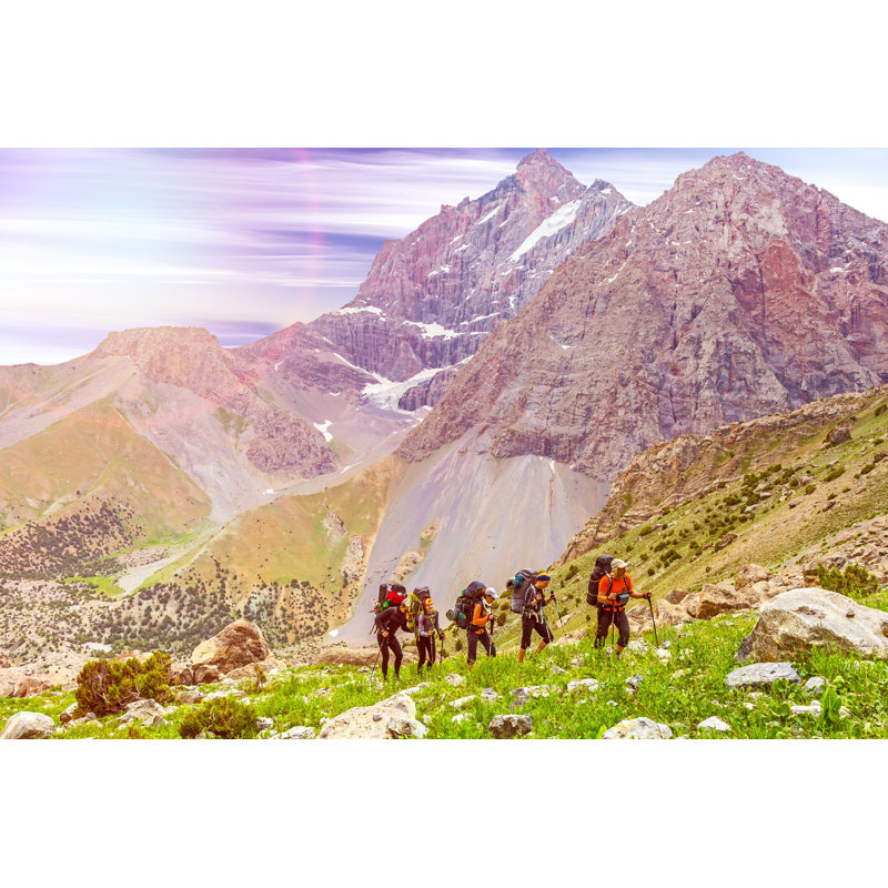 Herroid Trekking In Himalayas - Photographie sur toile tendue, H 24 po x l 36 po