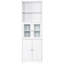 Grande armoire de rangement blanche avec tablettes et portes pour la salle de bain