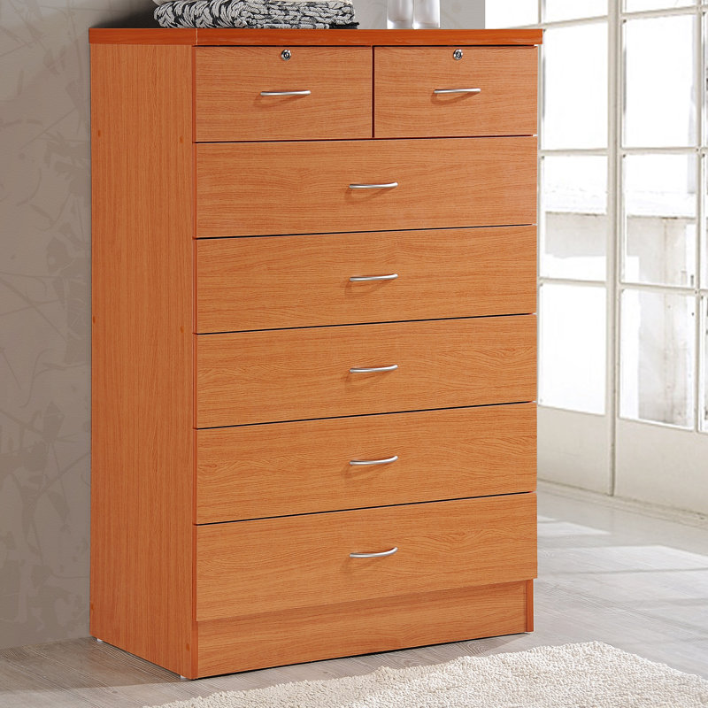 Willma 7 Drawer 31.5" W Chest, Cherry