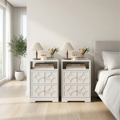Set of 2, 18.9” Width White Wood Nightstand with 2 Drawers & Charging Station, Diamond Carved Side Table