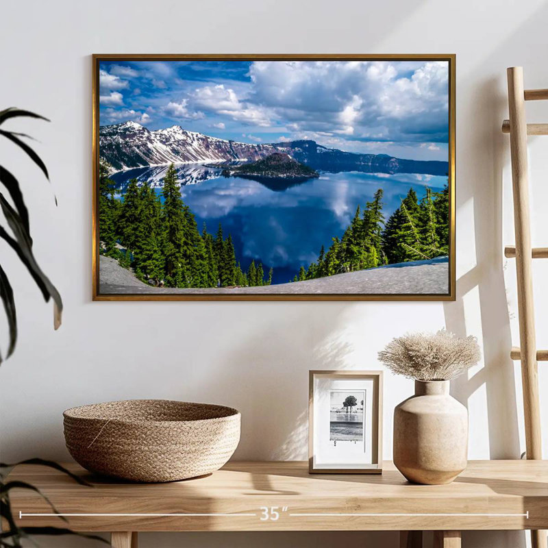 Point de vue du lac Crater, 25 po x 17 po, Cadre flottant doré