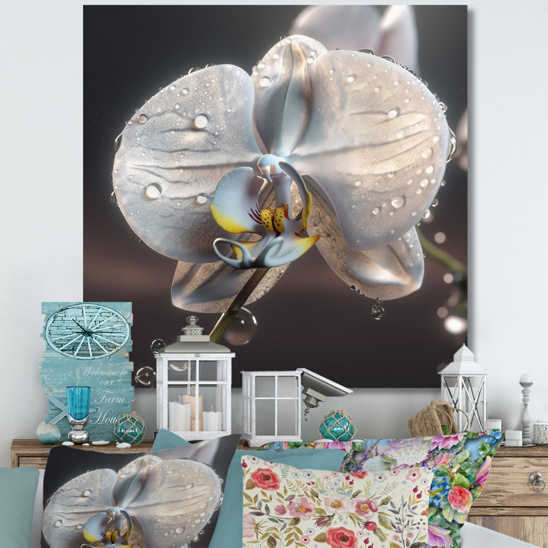 «Morning Dew» sur une orchidée blanche sur toile, H 36 po x l 36 po x P 1,5 po, Toile tendue