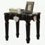Table de bout noire avec pieds tournés