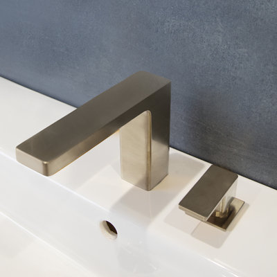 Eleganza Centerset Bathroom Faucet