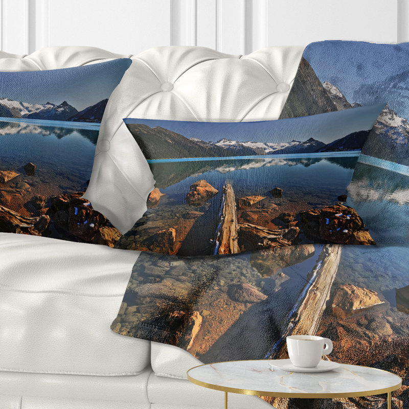 Coussin Large Large Logs in Mountain Lake