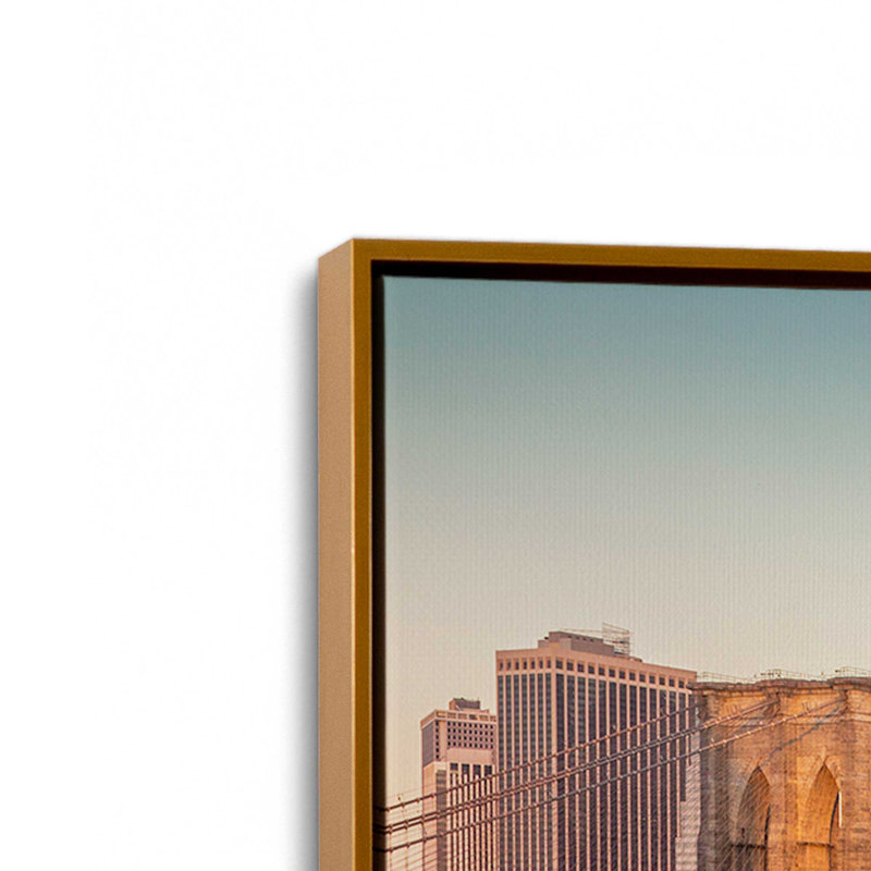 Iconic Manhattan Bridge, reproduction sur toile dans un cadre, H 12,75 po x l 18,75 po, Or poli