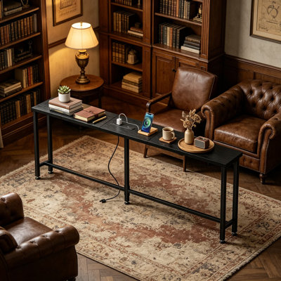 Table de canapé avec station de charge intégrée, 2 prises de courant alternatif et 2 ports USB, console étroite pour canapé derrière, entrée, couloir et petits espaces, structure en métal robuste avec pieds de nivellement