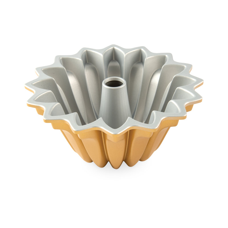 Nordic Ware Non-Stick Round Lotus Bundt Cake Pan