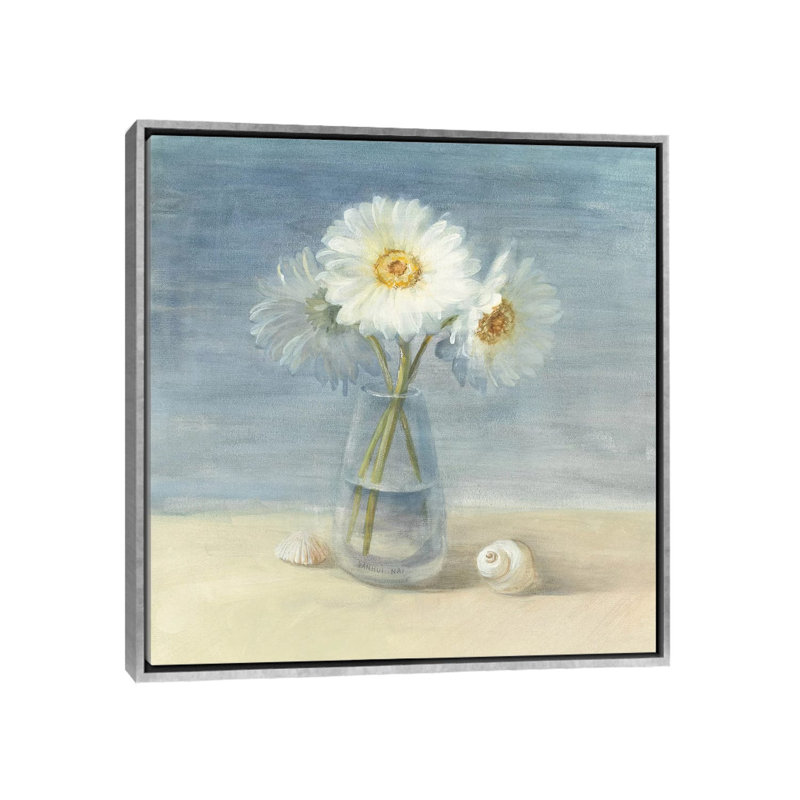 «Daisies and Shells» par Danhui Nai - reproduction d'art, H 26 po x l 26 po x P 1,5 po, Toile avec cadre argenté, Aucun mat