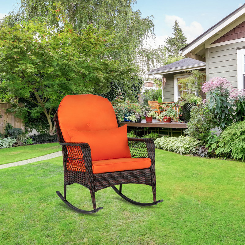 Chaise berçante d'extérieur en osier Ashawnti