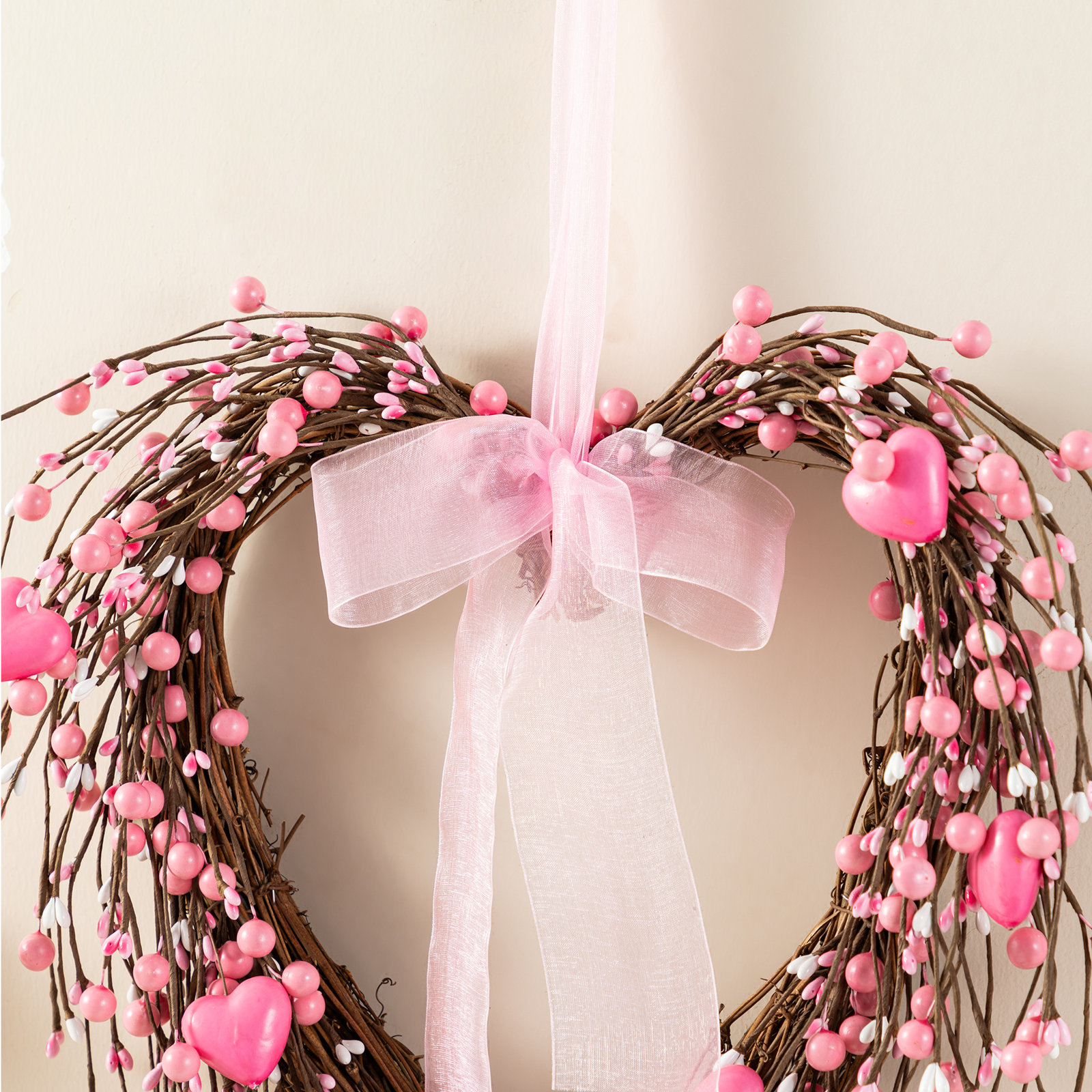 17" Valentine's Day Wreath