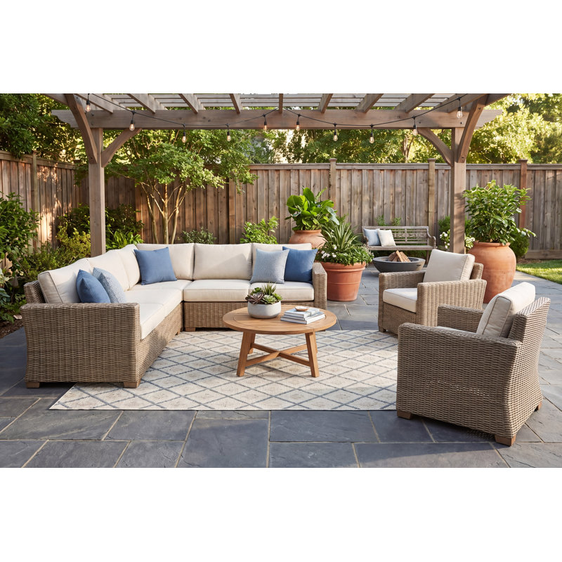 Joryn Geometric Indoor / Outdoor Rug, Rectangle 7'10" x 10'