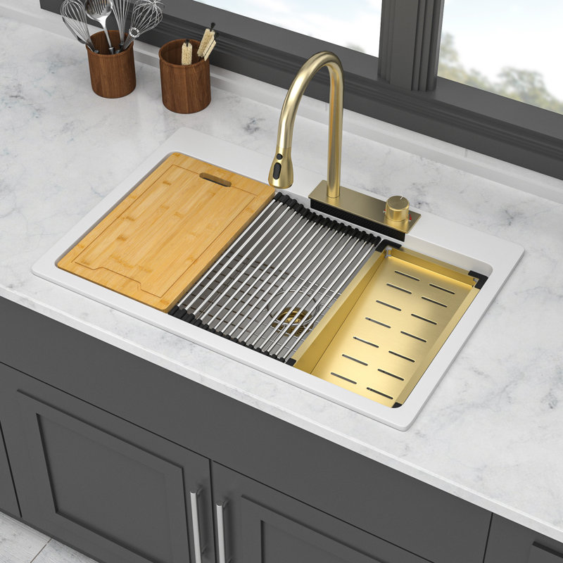 Évier 33 x 22 po en composite de quartz blanc - esthétique en cascade, robinet escamotable, poste de travail avec diverses combinaisons d'accessoires pour la cuisine, le robinet et les collections assorties