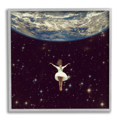«Woman Falling Through Space White Dress Earth» par Paula Belle Flores - impression sur toile