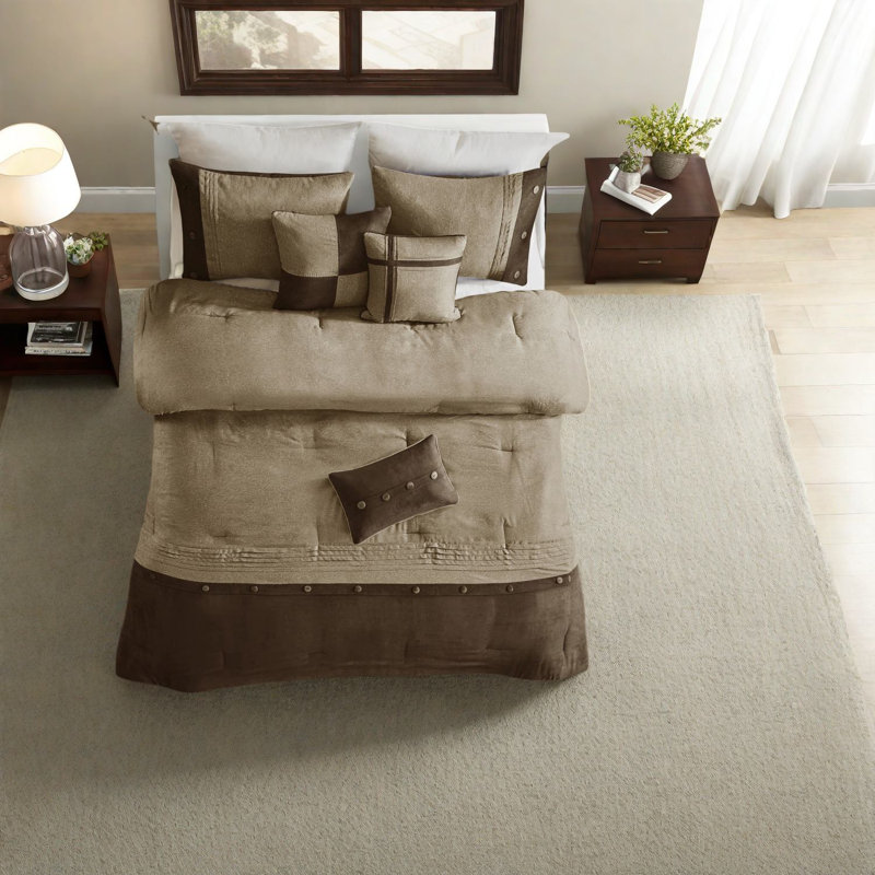 Cozy Faux Suede Bedding Sets, Polyester King Comforter For Rustic Home