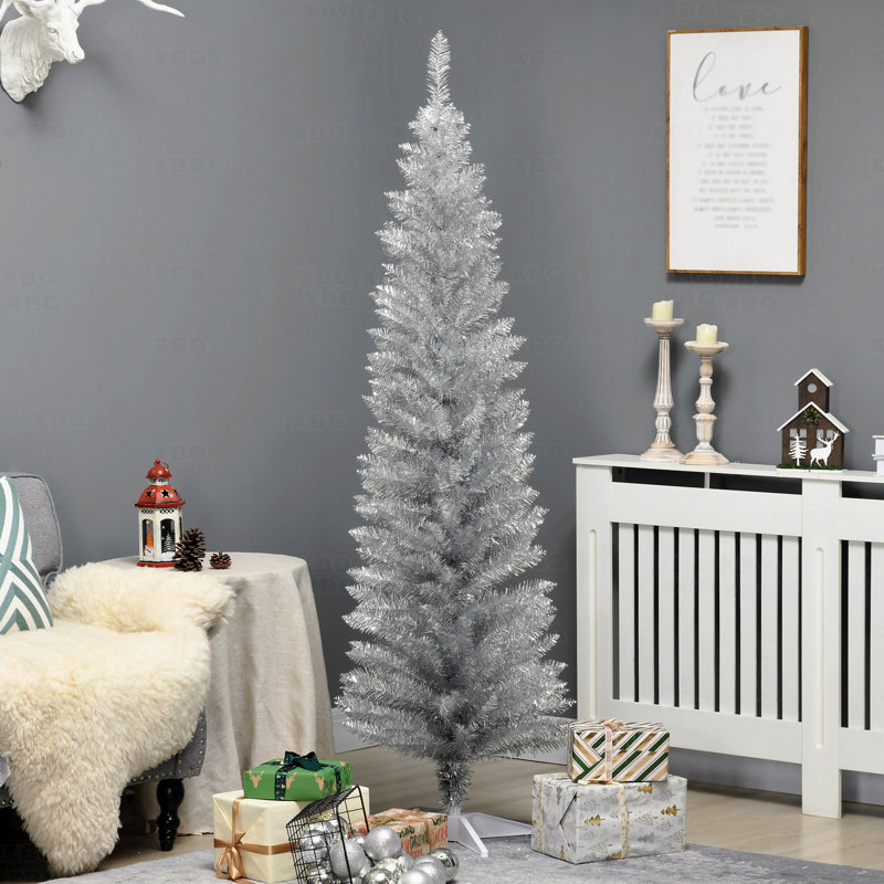 Arbre de Noël artificiel à forme allongée 6 pi, 390 branches réalistes, base en plastique, H 5 pi 9 po, Argent argent