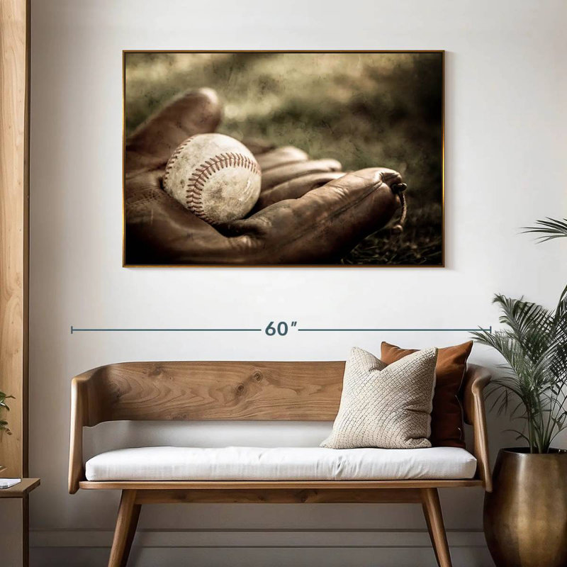 Baseball sur gant, 46 po x 31 po, Cadre flottant doré