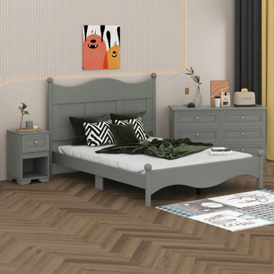 Grand lit plateforme avec design élégant, table de chevet et commode avec poignée en métal
