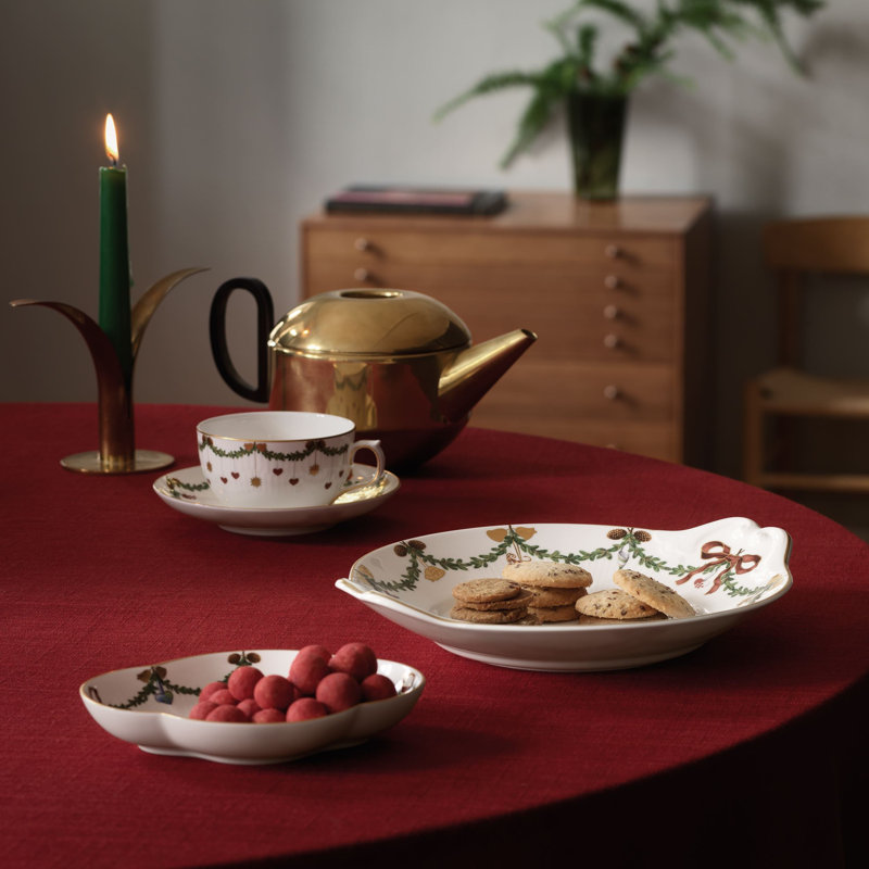 Star Fluted Christmas Dish 10.75"