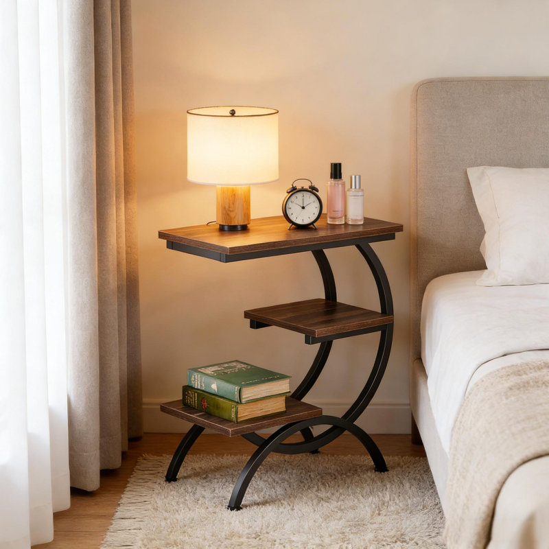 Table de bout en forme de C, 3 niveaux, plateau brun foncé, métal noir mat, 26 po