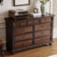 Armoire d'appoint en noyer massif