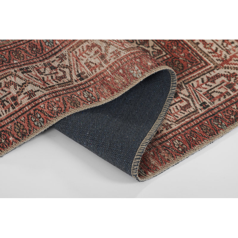Tapis campagnard en polyester de style campagnard Bungalow Rose, Rectangle 7 pi 6 po x 9 pi 6 po