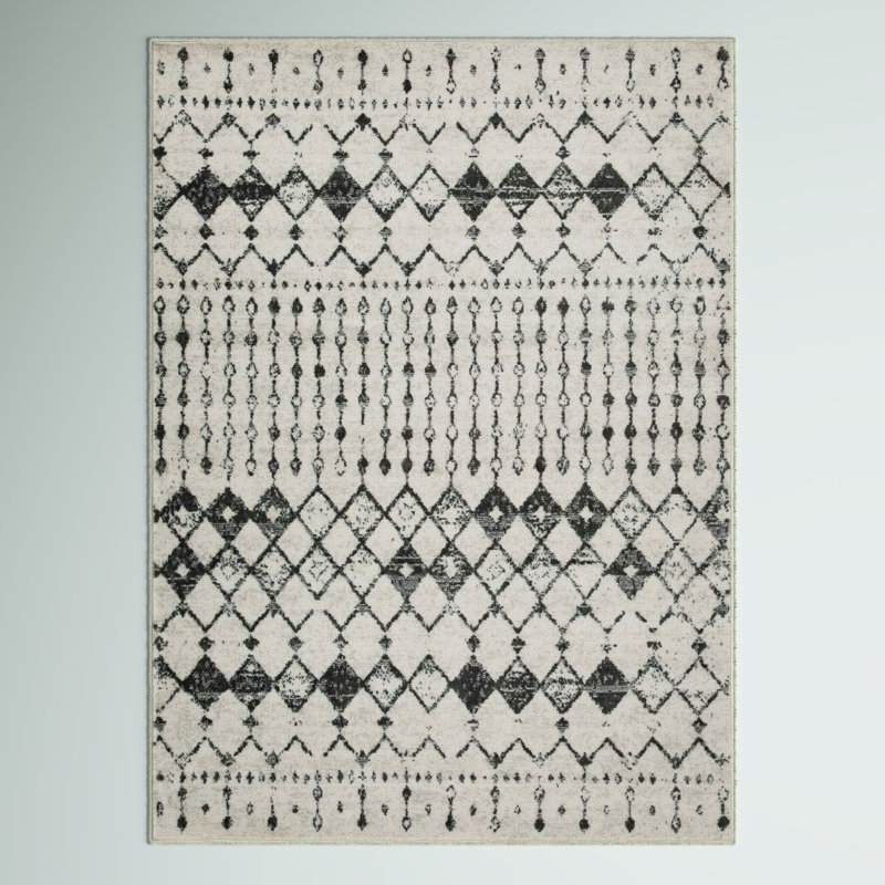Lorata Geometric Indoor / Outdoor Rug, Rectangle 5' x 8'