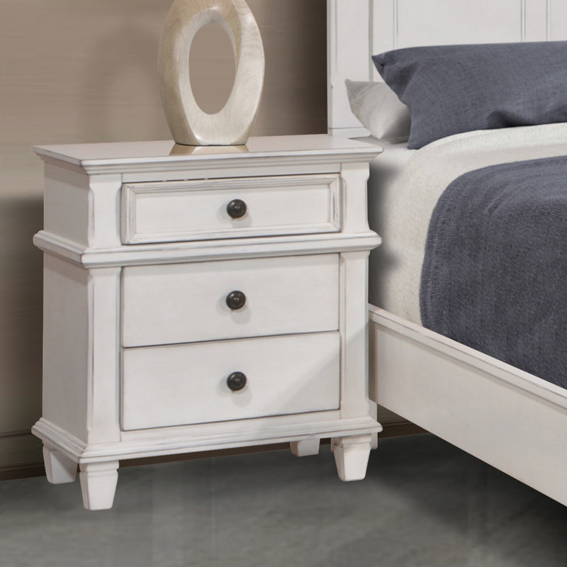 Table de chevet 3 tiroirs en blanc antique Eminence