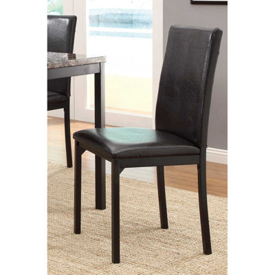 Chaise d'appoint rembourrée en métal Rikkilee