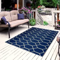 Studio M Plastic Black/White Indoor/Outdoor Rug