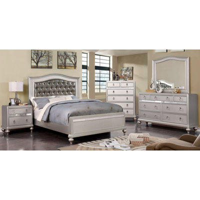 Annistyn Bedroom Set