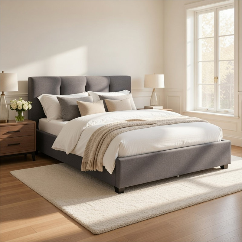 Lit plateforme double Orra, tête de lit rembourrée, polyester gris à piqûre à rainures