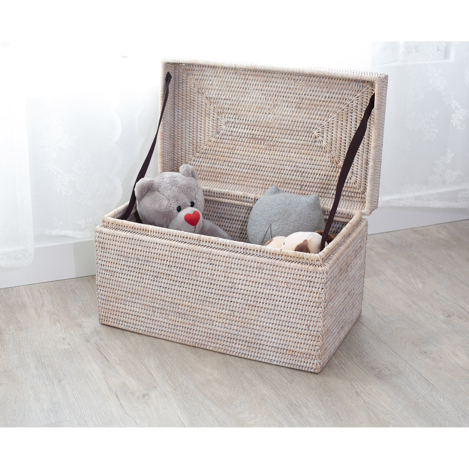 Lancaster Wicker Trunk, White Wash