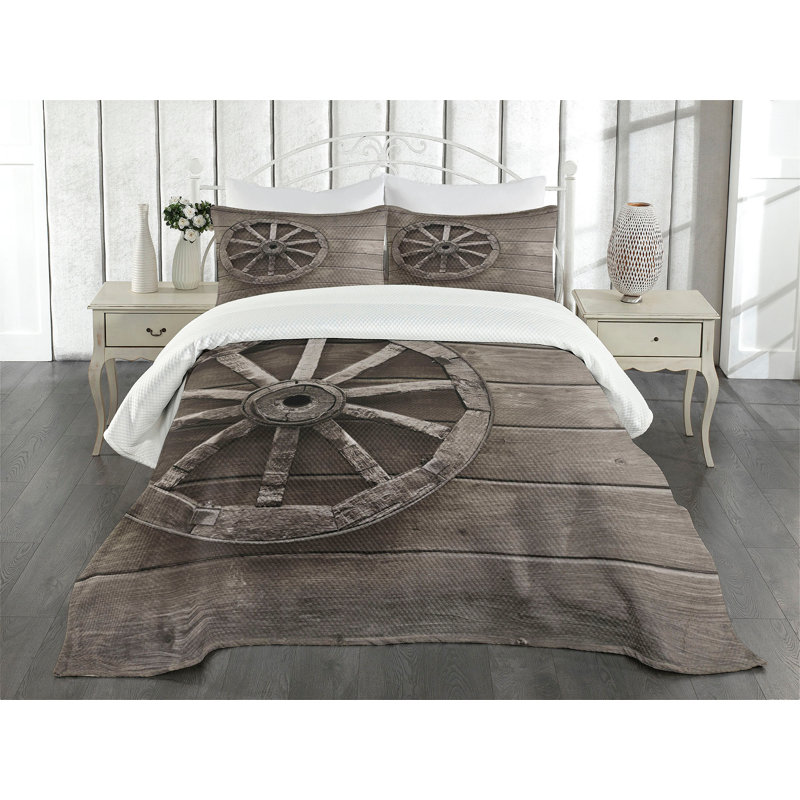Twin White Quilted Bedspread Set with Wagon Wheel Design