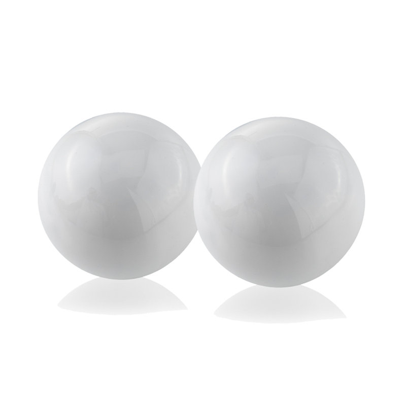 Pergande Figurine / Sculpture Decorative Object, White