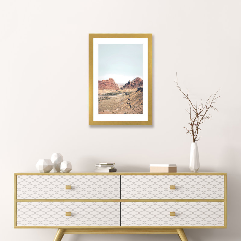 Photographie « arizona road », H 24 po x l 16 po x P 1 po, Papier encadré doré