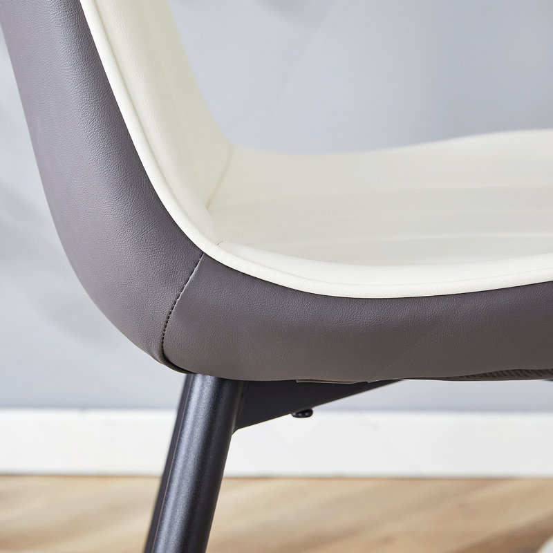 Ensemble de chaises polyvalentes en polyuréthane avec lignes lisses pour les maisons modernes