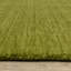 Tapis vert olive en laine fabriqué à la main Makhari-859407350