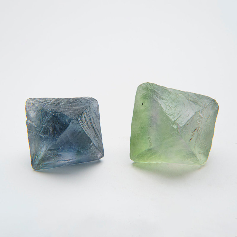 Deux cristaux de palmier fluorescents (grands) translucides de Chine