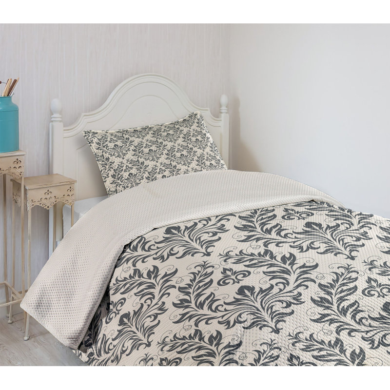 King Size White and Gray Quilted Bedspread Set